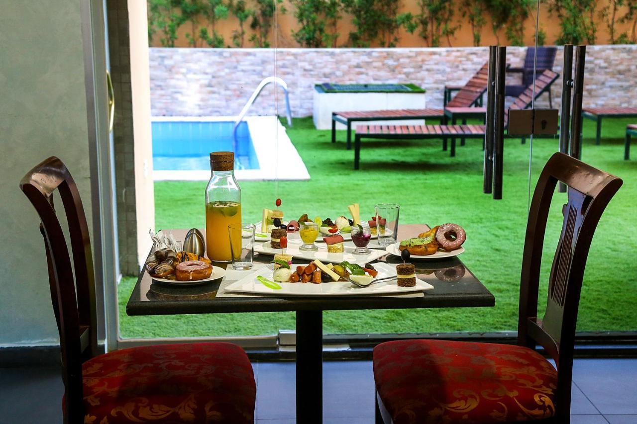 Golden Tulip Aqaba Hotell Exteriör bild