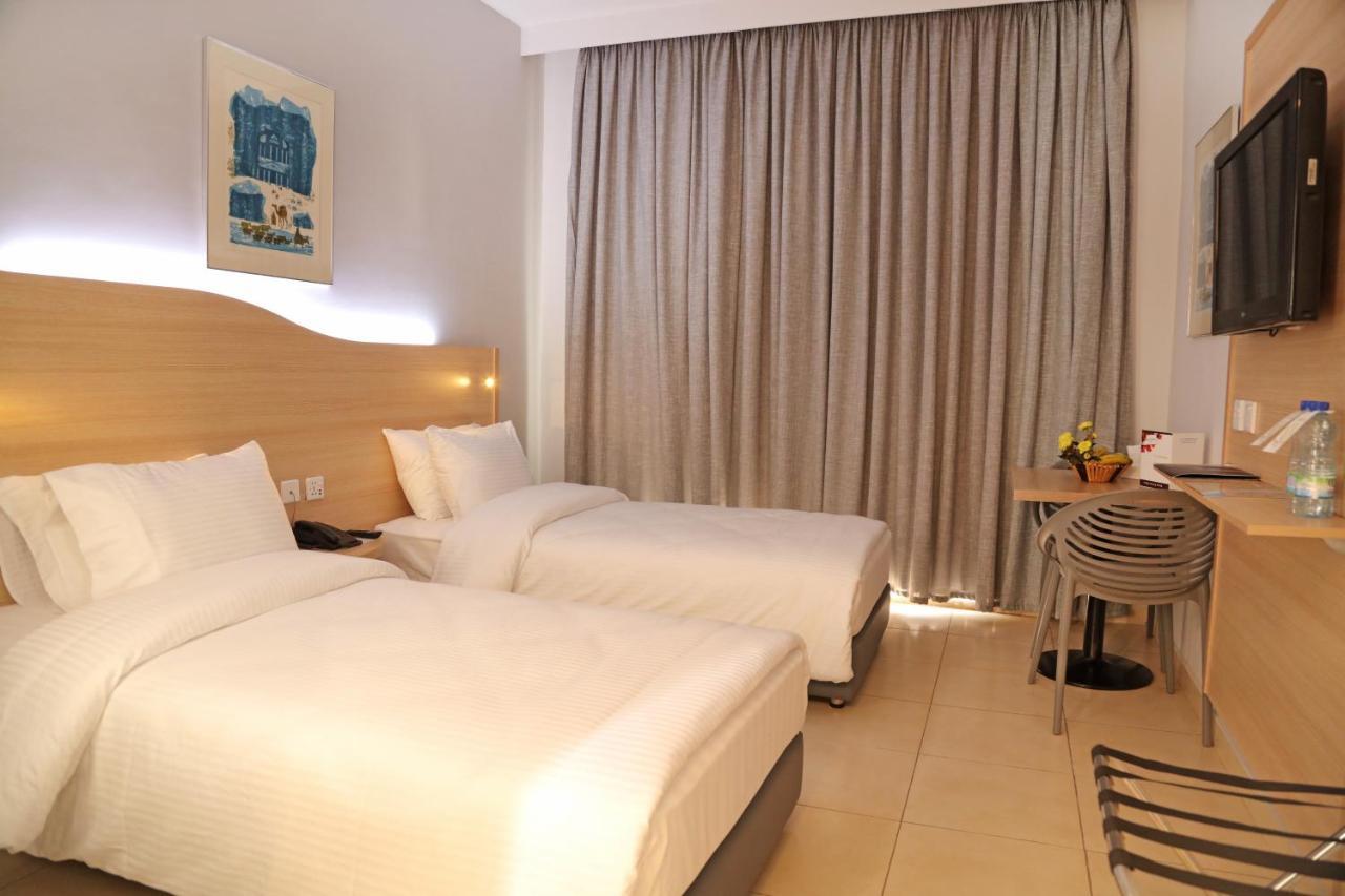 Golden Tulip Aqaba Hotell Exteriör bild