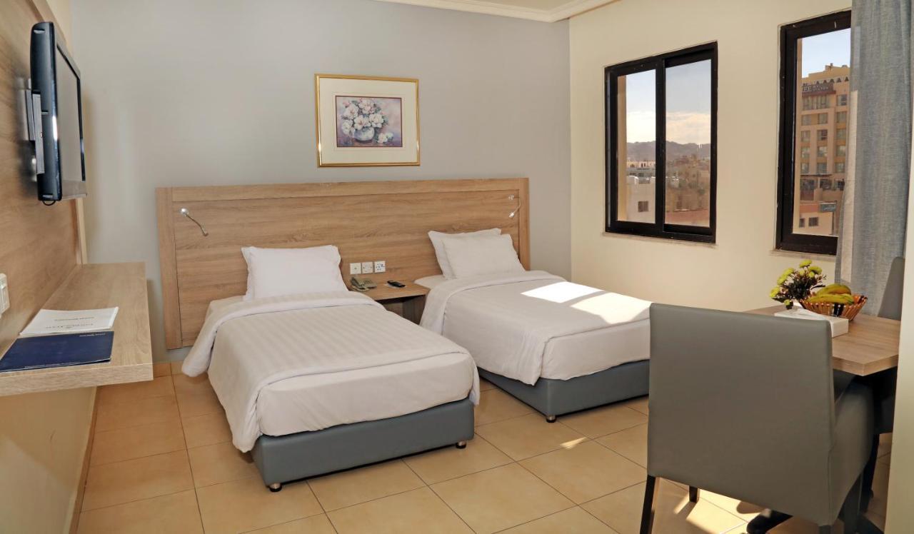 Golden Tulip Aqaba Hotell Exteriör bild