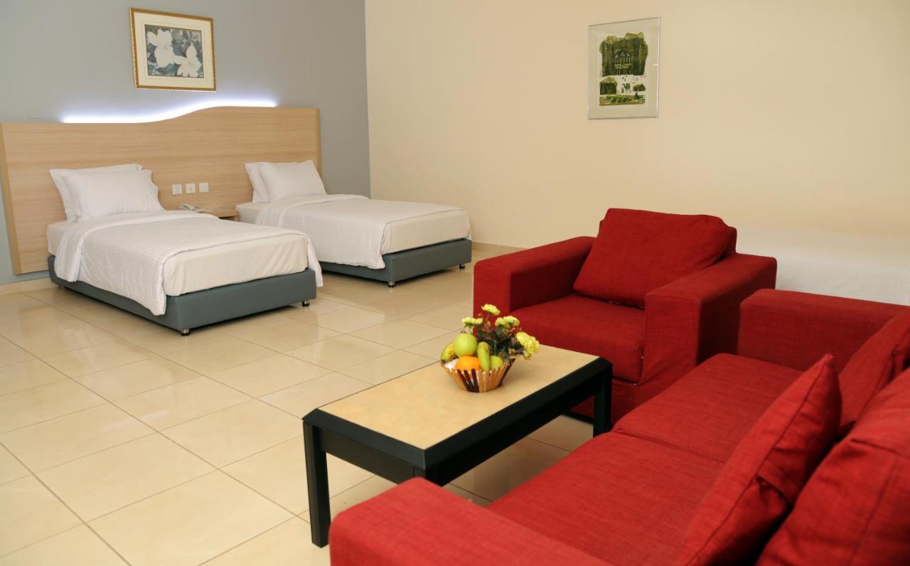 Golden Tulip Aqaba Hotell Exteriör bild