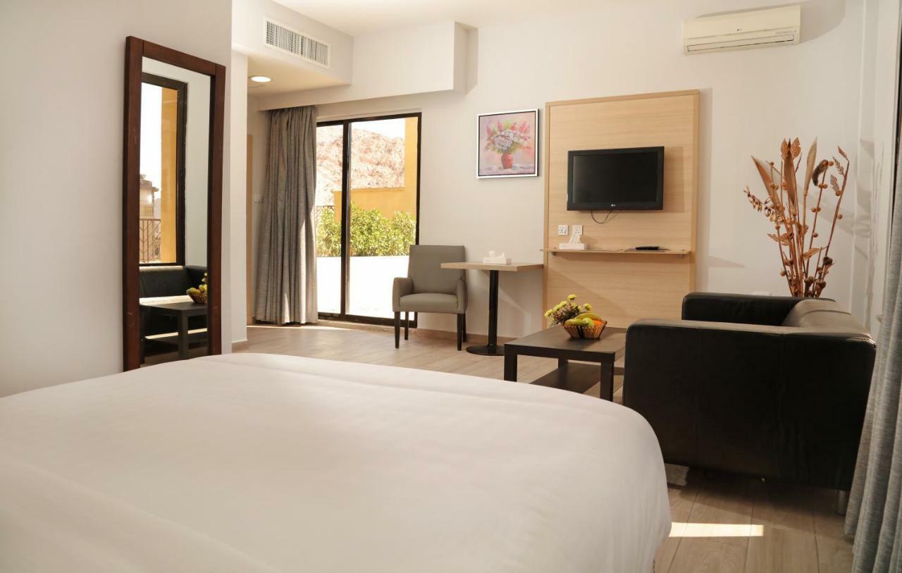 Golden Tulip Aqaba Hotell Exteriör bild