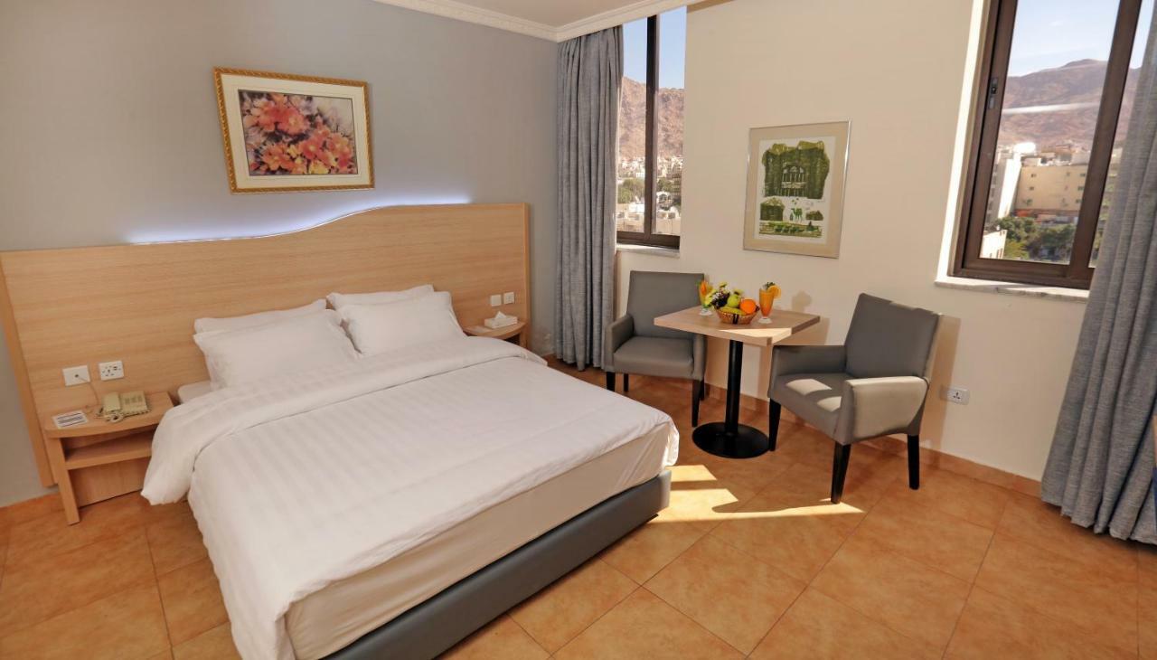 Golden Tulip Aqaba Hotell Exteriör bild
