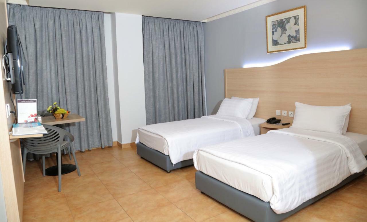 Golden Tulip Aqaba Hotell Exteriör bild
